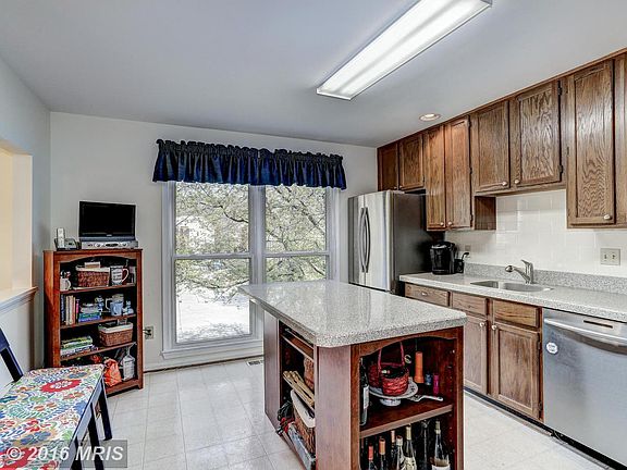 4th image of 5122 Winding Woods Dr