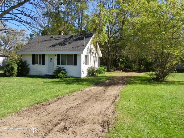 2329 Eugene St, Burton, MI 48519