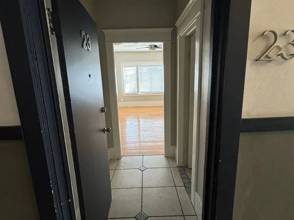 Alamitos Avenue (925)