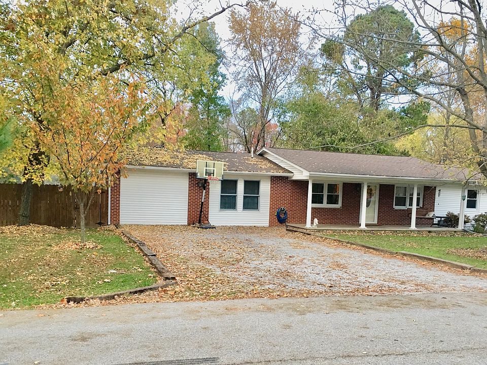 1st image of 310 W Park Ln