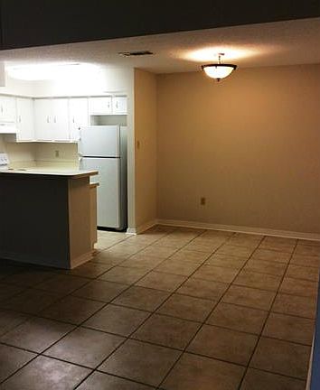 3rd image of 732 Heavens Dr APT 1C