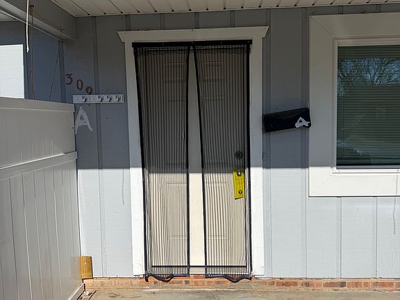 2nd image of 309 E Hudson St APT A