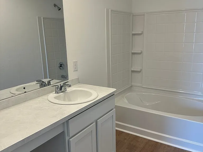1076 Westbrook Blvd — Photo 13