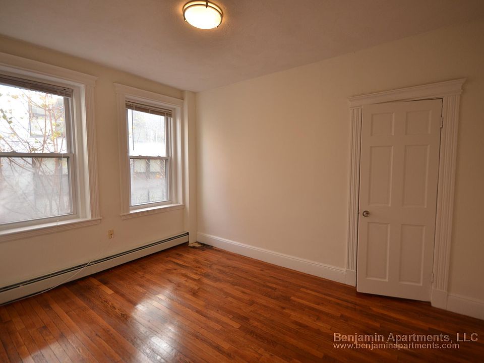 2nd image of 74 Brainerd Rd APT 18P