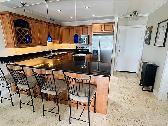 5th image of 200 S Birch Rd APT 908