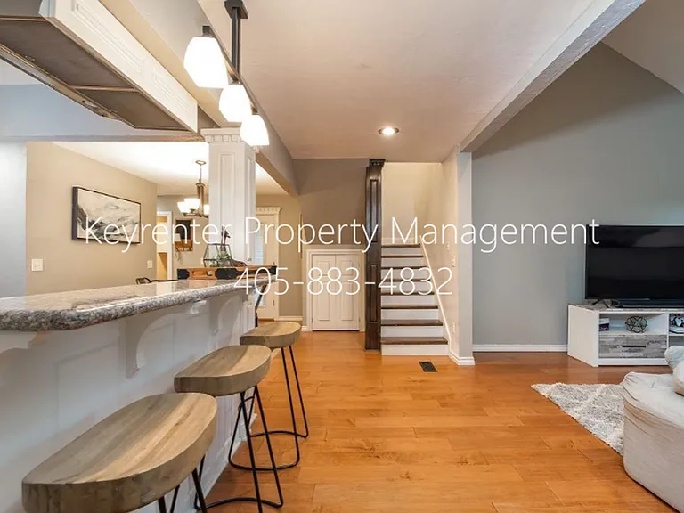 301 SE 34th St — Photo 24