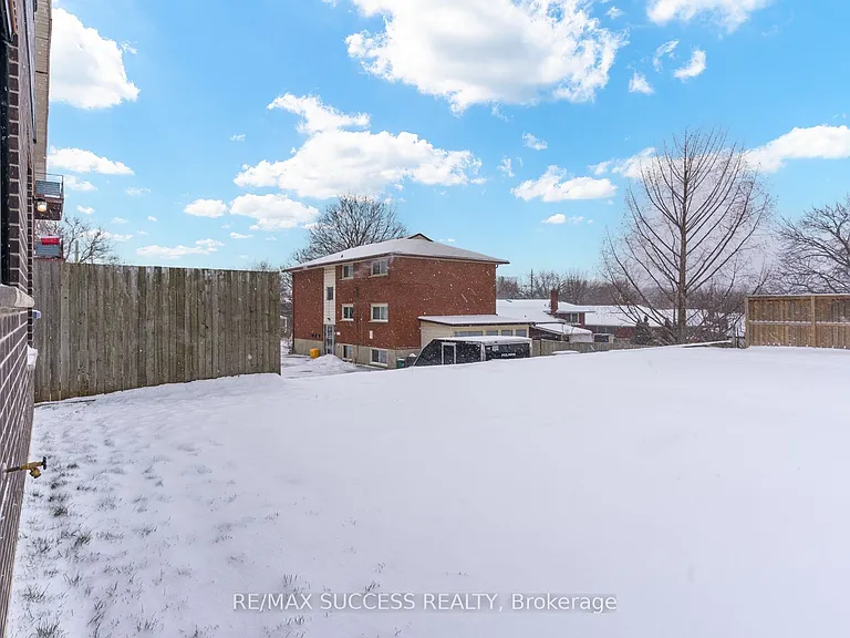 147 Siebert Ave — Photo 46