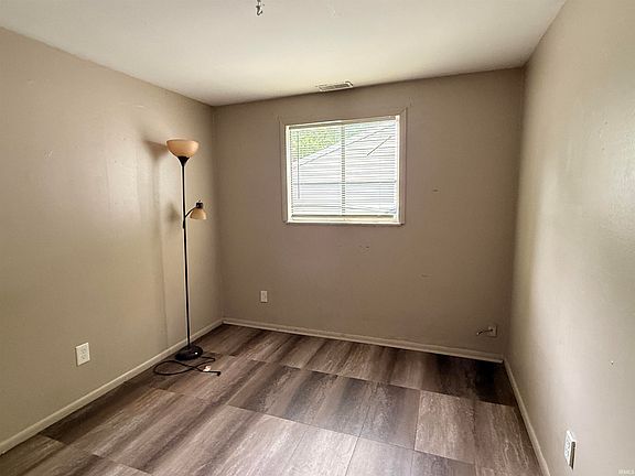 5th image of 1105 Wigwam Dr