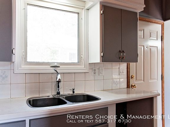 3rd image of 2215 11a Ave N