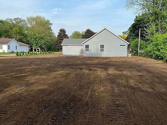 5th image of 56975 Guernsey Ave
