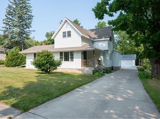 218 W Pine St, Sturgeon Bay, WI 54235