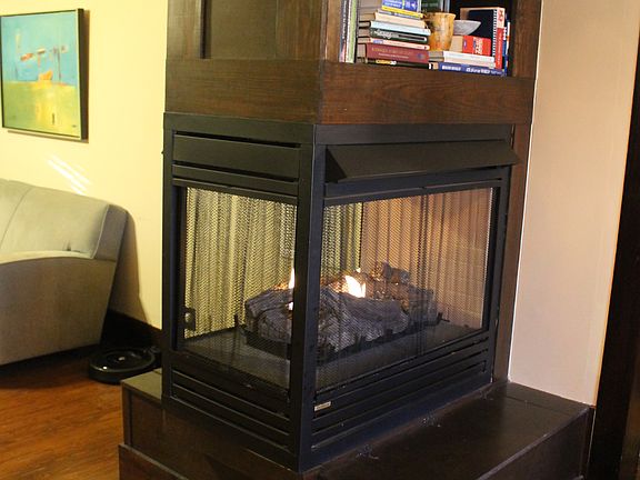 Gas fireplace 
