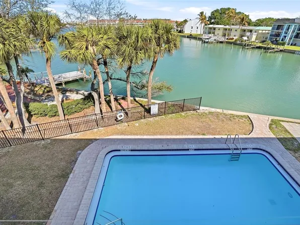 11901 Lagoon Ln APT 303, Treasure Island, FL 33706