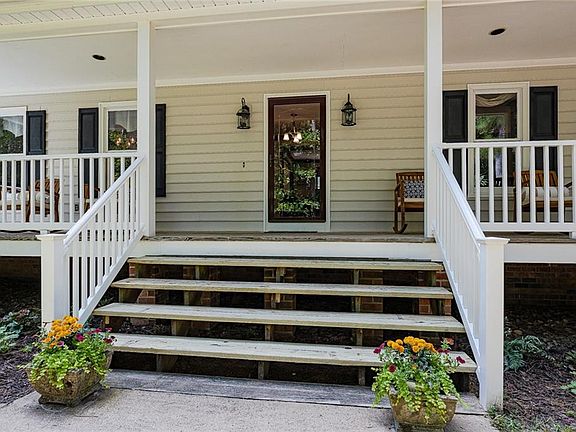 4th image of 7383 Burnett Field Dr