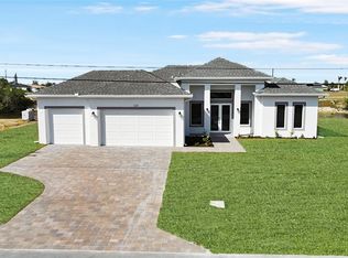 625 NE 11th Ter, Cape Coral, FL 33909