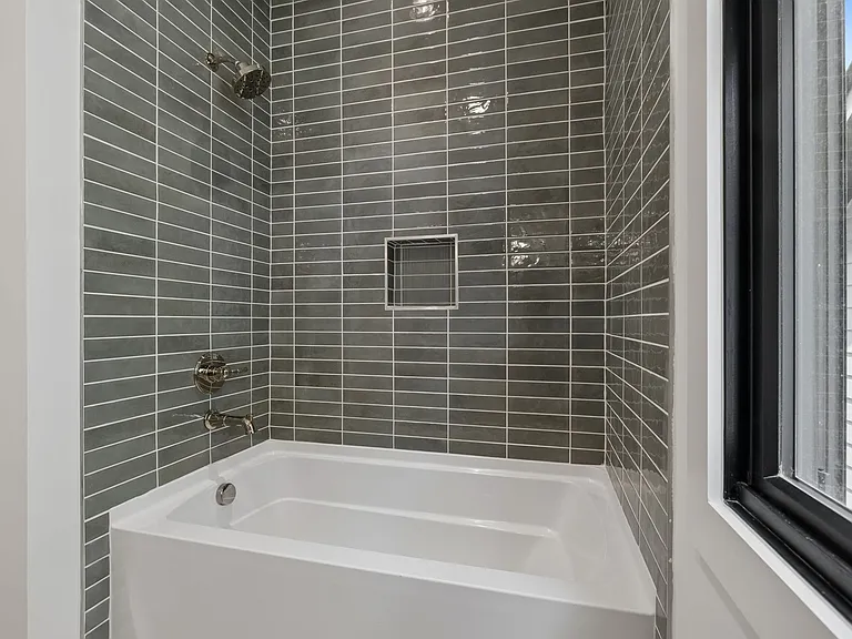 17 Jones Cir — Photo 52