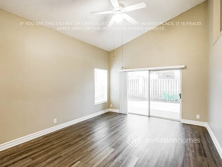 6821 NW 28th Pl — Photo 8