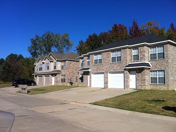 3rd image of 30 Camily Ct