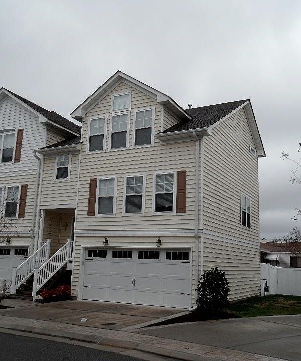 Front view of home