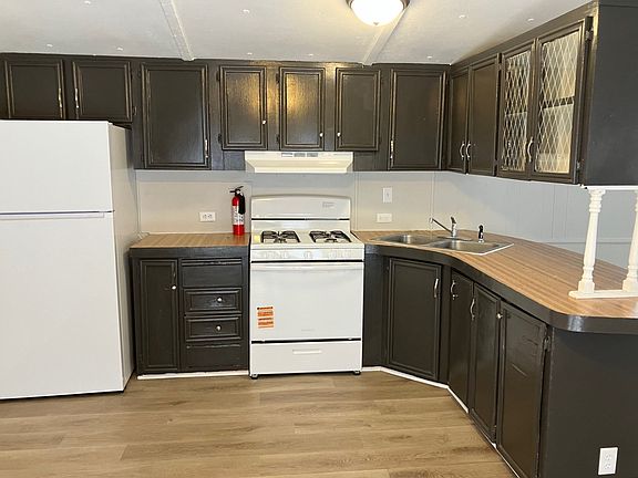 3rd image of 2700 N Washington St #214M
