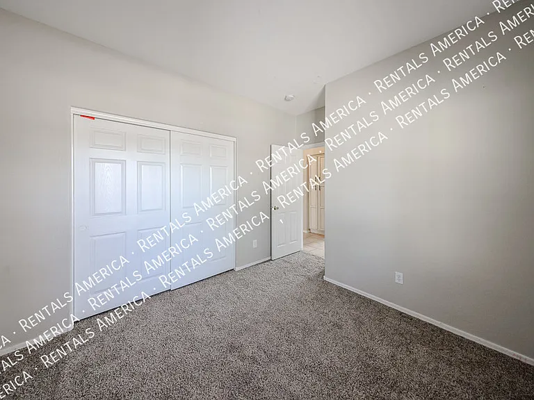 16926 W Nottingham Way — Photo 10