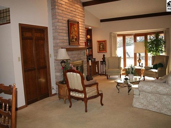 2nd image of 3008 Mission Dr