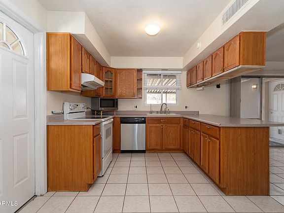 5th image of 3926 W GLENDALE Avenue