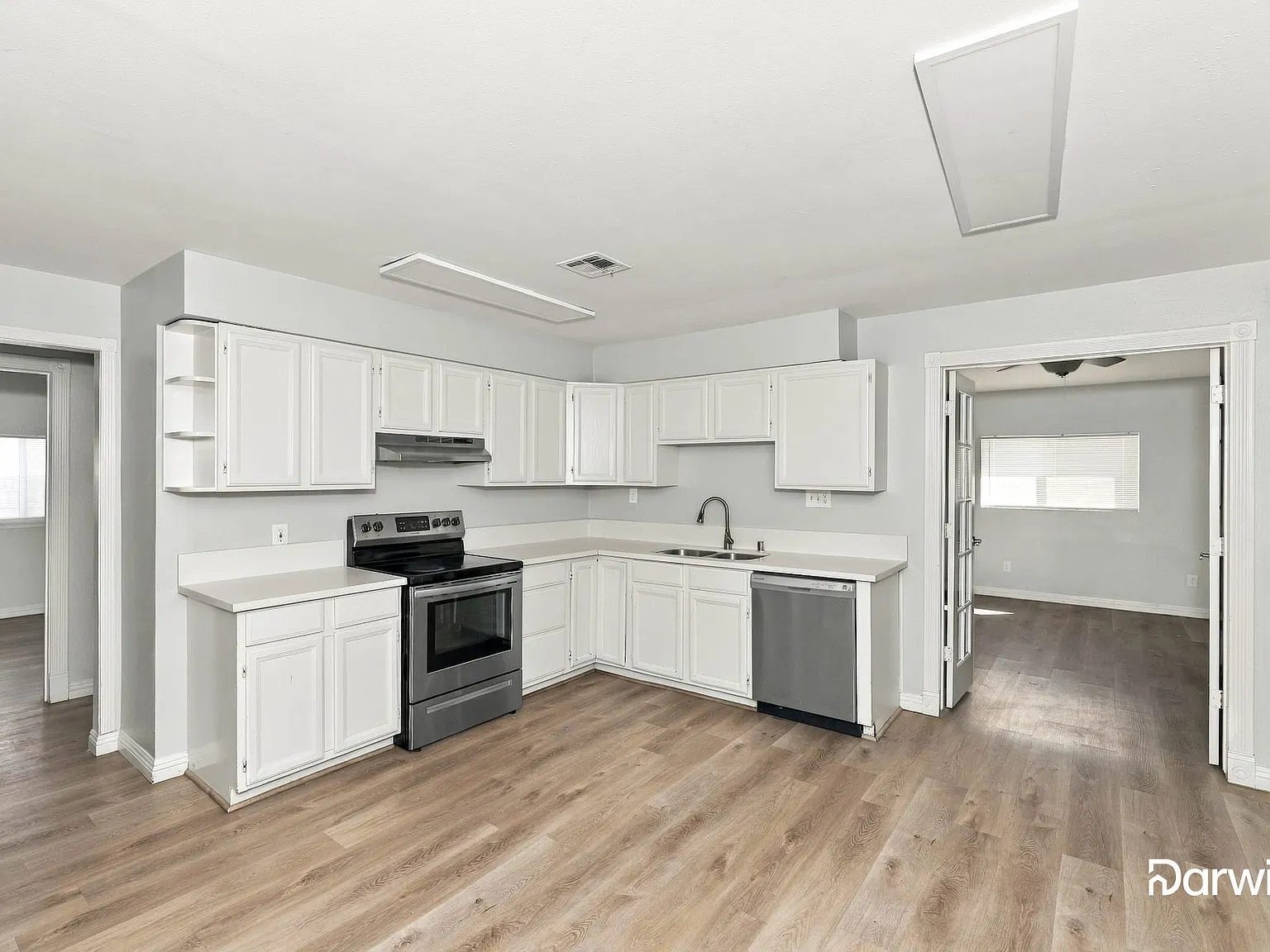 3 bed, 2.0 bath, 1556 sqft, $1,740 — Photo 4