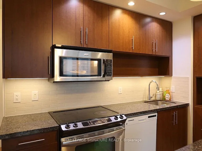 120 Homewood Ave #904 — Photo 4