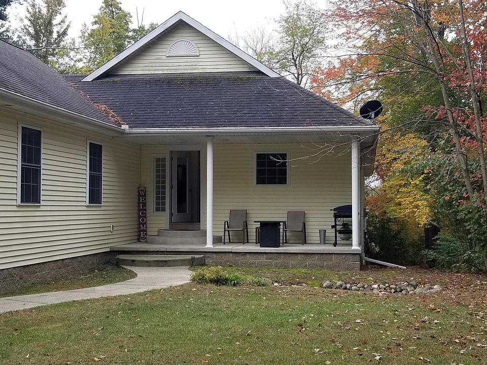 1st image of 2273 Woodland Trl