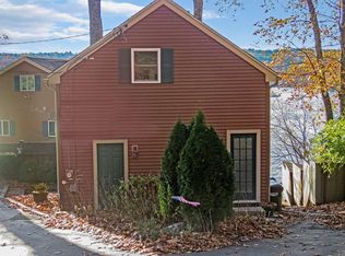 28 Downey St #A, Hopkinton, MA 01748