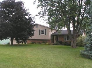 122 S Maple Ave, Byron, IL 61010