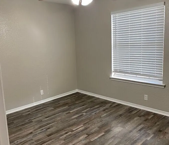 1729 Cox St — Photo 261