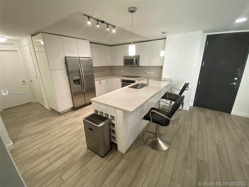 1st image of 999 SW 1st Ave APT 2616