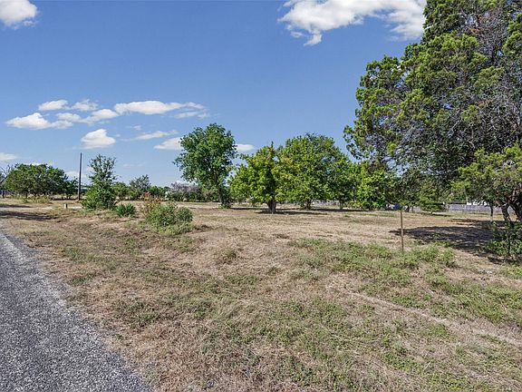 4th image of 150 River Rd