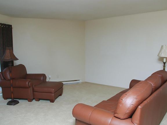2nd image of W169N11534 Biscayne Dr