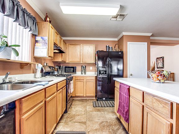 3rd image of 8523 N Deer Valley Dr