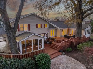 8180 Peninsula Ln, Sherrills Ford, NC 28673