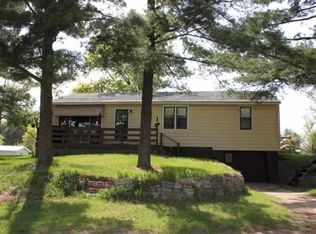 23569 Waller Rd, Fulton, IL 61252