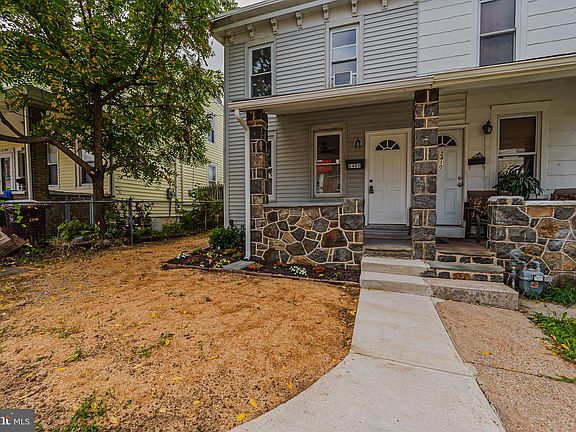 3rd image of 2408 W 2nd St