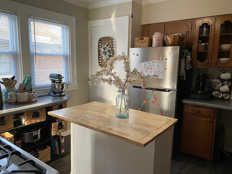 418 Paris Ave — Photo 12