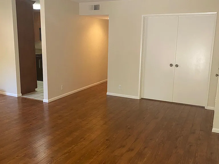 11353 Avenida De Los Lobos #E — Photo 17