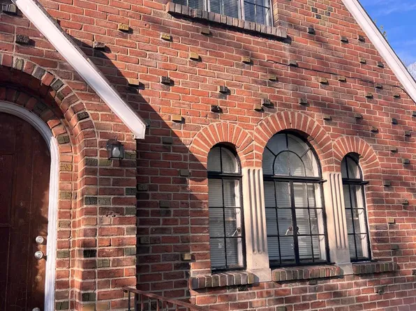 2424 Thomas St, Flint, MI 48504