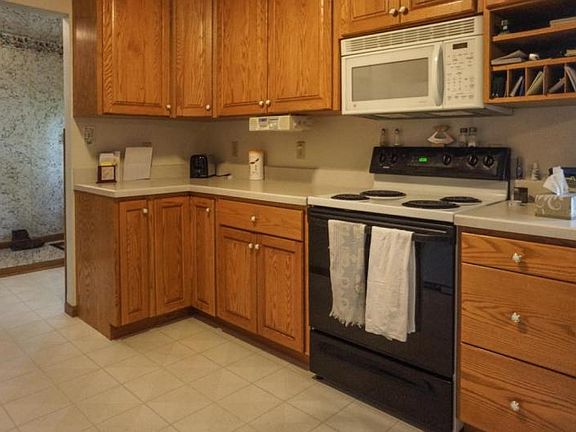4th image of 212 Lund Ave SE