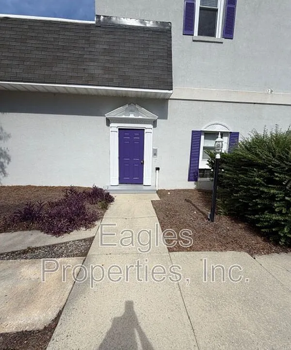 126 E Main St #2D