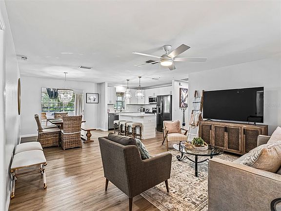 4th image of 202 JUAREZ WAY