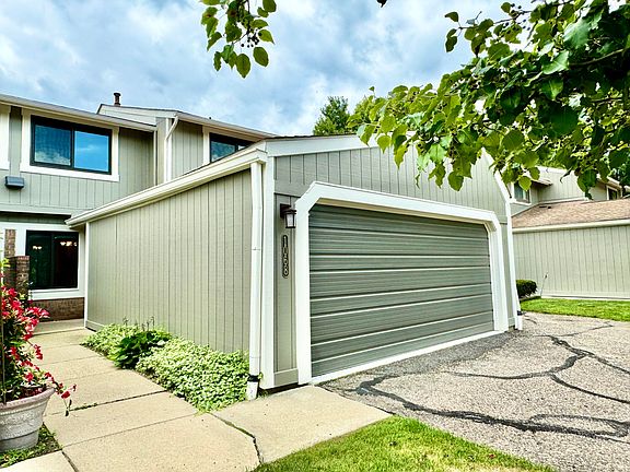 2nd image of 1068 Washington Cir #110
