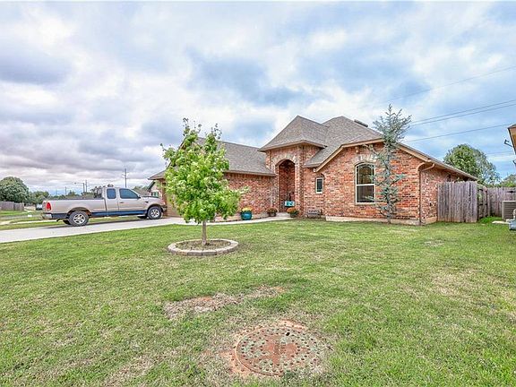 2nd image of 517 Beechwood Way