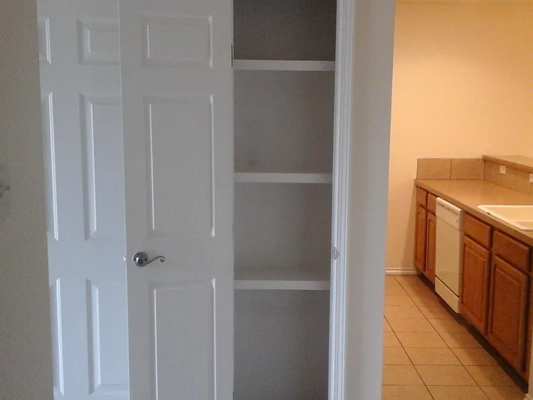 116 Limestone — Photo 16