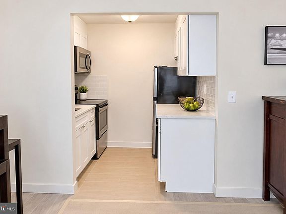 3rd image of 224 W Rittenhouse Sq #30-2803